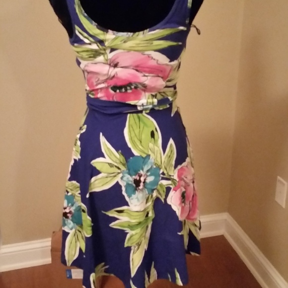 Sun dress - Picture 2 of 2